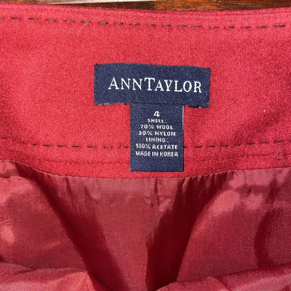 ANN TAYLOR Pencil Skirt Lined Side Zip Wool Blend Perfect For Holidays Size 4 - Picture 3 of 7